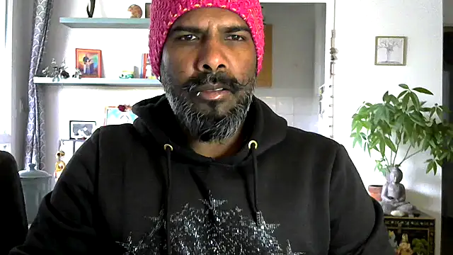 Snapshot of frenchblackc31 chatting on May 18, 2026, 7:36 am frenchblackc31 online show from May 18, 2026, 7:36 am