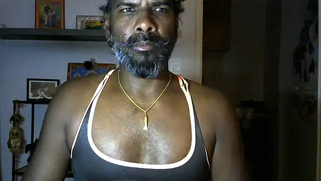 Snapshot of frenchblackc31 chatting on June 7, 2026, 10:46 pm frenchblackc31 online show from June 7, 2026, 10:46 pm