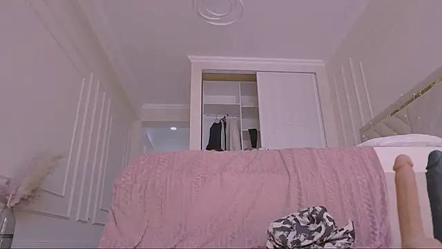 Snapshot of lori_leen_ chatting on February 25, 2026, 7:18 am lori leen online show from February 25, 2026, 7:18 am