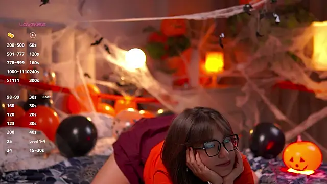 Julia PR0 online show from November 1, 2025, 12:40 pm