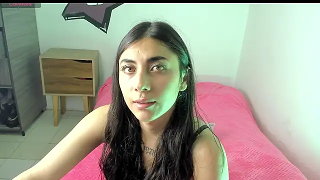 Snapshot of Alanaloiiss_ chatting on June 24, 2026, 9:58 pm Alanaloiiss online show from June 24, 2026, 9:58 pm