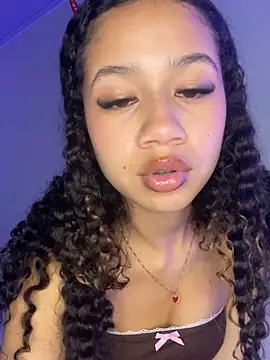 jadee8 online show from October 5, 2025, 1:37 am