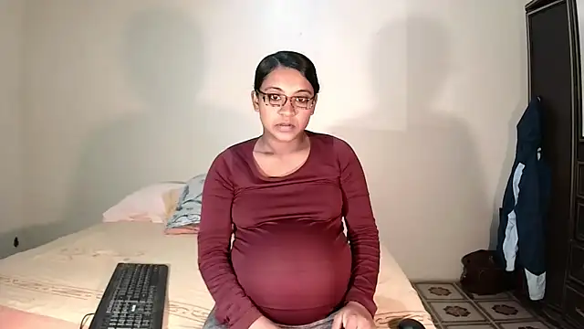 Snapshot of indiansweetflava chatting on May 15, 2026, 4:30 am indiansweetflava online show from May 15, 2026, 4:30 am
