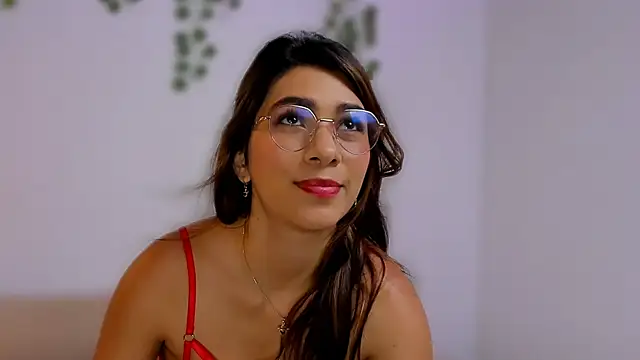 sara doll77 online show from April 16, 2026, 7:36 pm