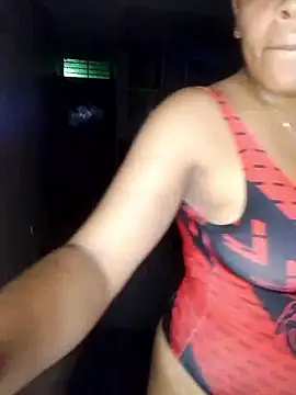 Snapshot of Esperanza_13 chatting on June 7, 2026, 11:08 pm Esperanza 13 online show from June 7, 2026, 11:08 pm