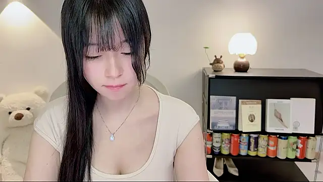 Snapshot of Onechestnut chatting on June 25, 2026, 5:12 am Onechestnut online show from June 25, 2026, 5:12 am