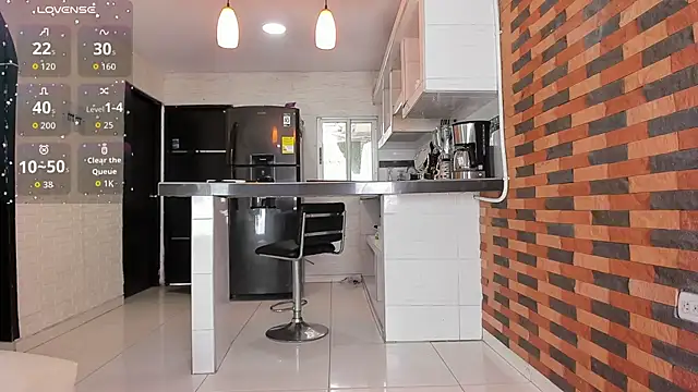 violetta pretty online show from October 14, 2025, 7:03 pm