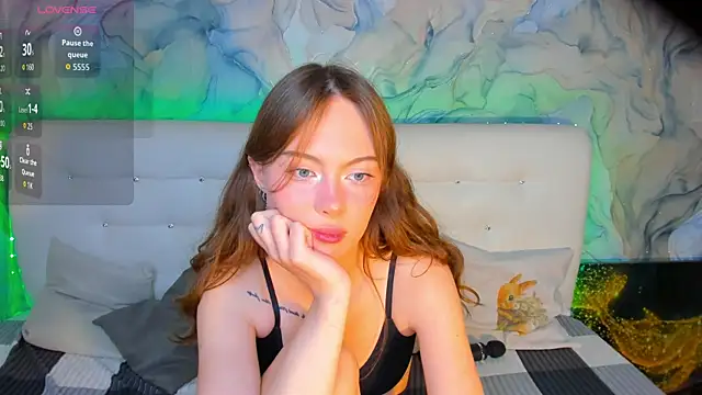 LolaMeddisson online show from September 22, 2025, 6:43 pm