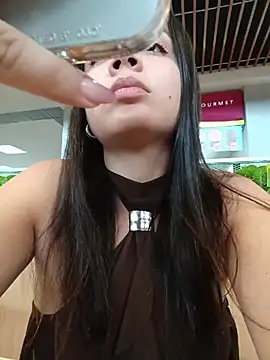 Snapshot of Lambedora_69 chatting on May 16, 2026, 8:18 pm Lambedora 69 online show from May 16, 2026, 8:18 pm