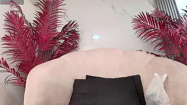 JulietaMills online show from November 14, 2025, 12:04 pm