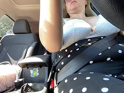 GirlSquirt online show from October 5, 2025, 5:11 pm