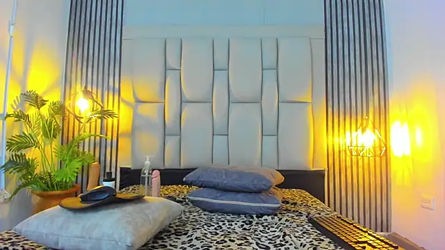 bryonycutee online show from November 22, 2025, 11:31 am