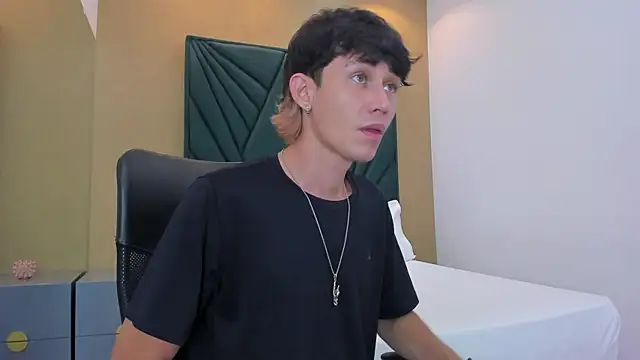 Michael blue online show from December 17, 2025, 12:00 pm