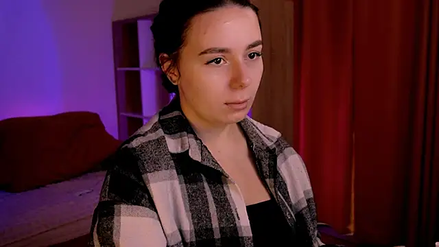 Snapshot of Di_na_Bell chatting on September 18, 2025, 6:37 am Di na Bell online show from September 18, 2025, 6:37 am