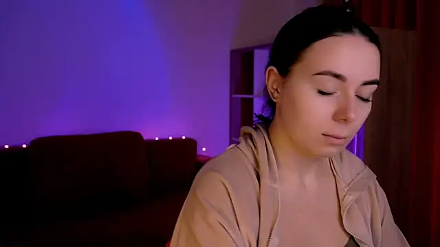 Snapshot of Di_na_Bell chatting on September 30, 2025, 5:45 am Di na Bell online show from September 30, 2025, 5:45 am