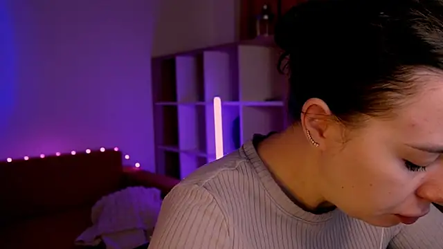 Snapshot of Di_na_Bell chatting on October 8, 2025, 5:38 am Di na Bell online show from October 8, 2025, 5:38 am