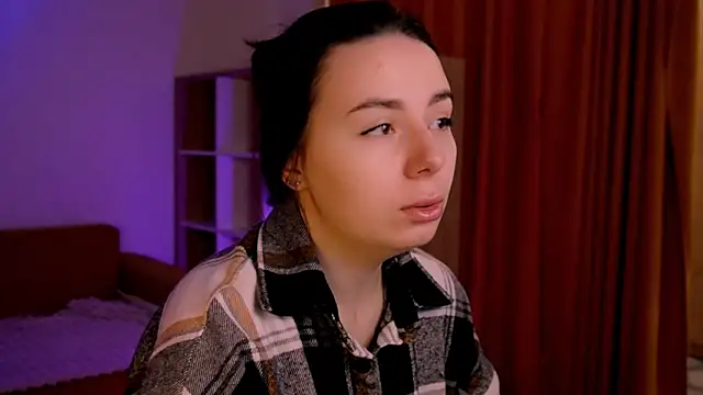 Snapshot of Di_na_Bell chatting on October 20, 2025, 5:41 am Di na Bell online show from October 20, 2025, 5:41 am