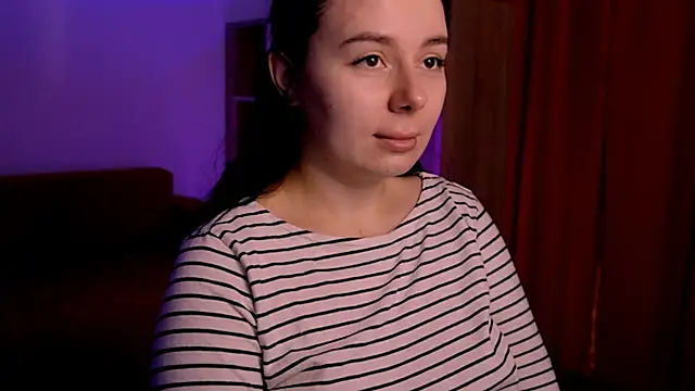 Snapshot of Di_na_Bell chatting on November 6, 2025, 6:47 am Di na Bell online show from November 6, 2025, 6:47 am