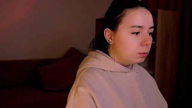 Snapshot of Di_na_Bell chatting on November 27, 2025, 6:37 am Di na Bell online show from November 27, 2025, 6:37 am