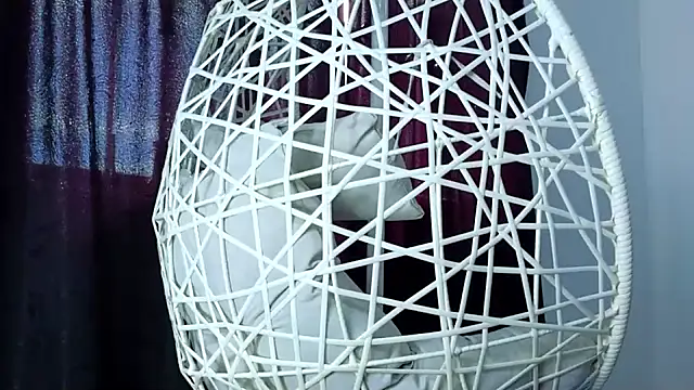 cuteeimy online show from September 25, 2025, 7:17 pm