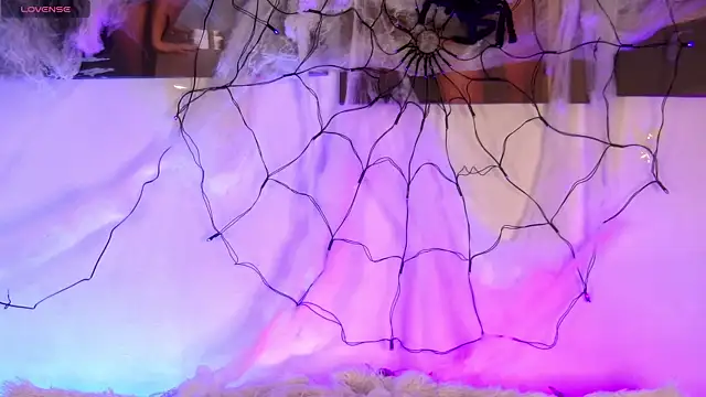 AlysonHuxley  online show from November 2, 2025, 4:53 pm