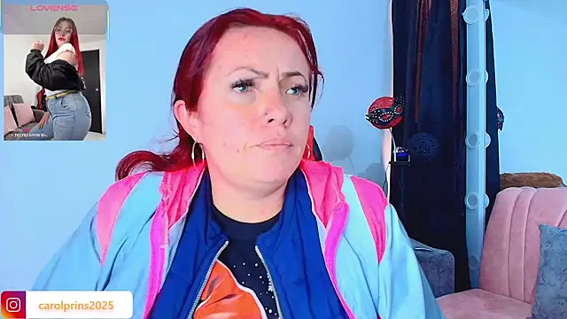 carolinhe  online show from November 4, 2025, 7:24 pm