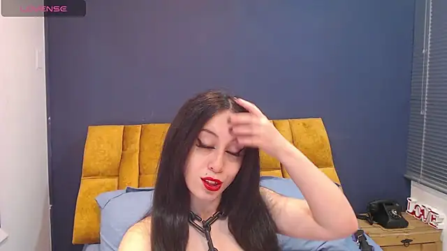 KendraaSimons online show from November 18, 2025, 8:24 pm