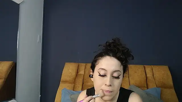 KendraaSimons online show from May 19, 2026, 7:53 pm