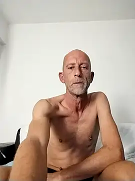 Snapshot of we_are_fucking_serious chatting on October 18, 2025, 10:21 pm we are fucking serious online show from October 18, 2025, 10:21 pm