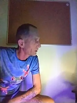 Snapshot of we_are_fucking_serious chatting on December 17, 2025, 2:39 am we are fucking serious online show from December 17, 2025, 2:39 am