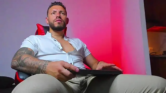 DIMITRI MASTEER online show from December 21, 2025, 4:30 am