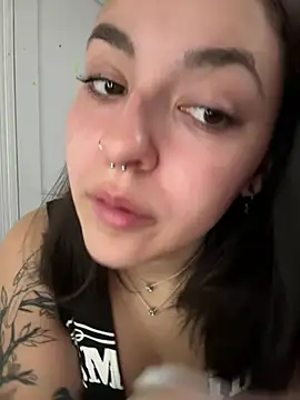 babykalirose online show from May 26, 2026, 12:06 am