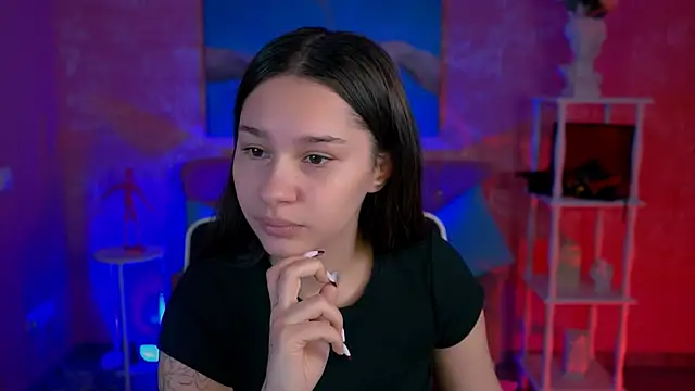 KimClarks  online show from October 6, 2025, 8:12 am