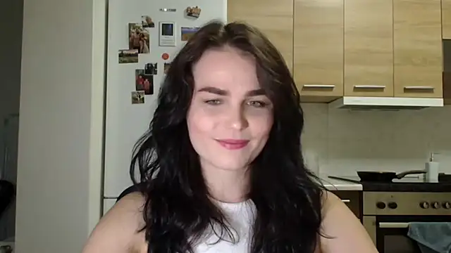 Silviaa a online show from September 17, 2025, 7:26 pm