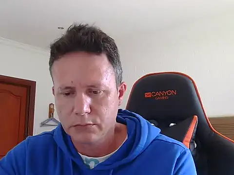Snapshot of TroyDieselXXX chatting on April 23, 2026, 9:52 am TroyDieselXXX online show from April 23, 2026, 9:52 am