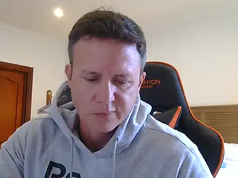 Snapshot of TroyDieselXXX chatting on April 24, 2026, 7:55 am TroyDieselXXX online show from April 24, 2026, 7:55 am