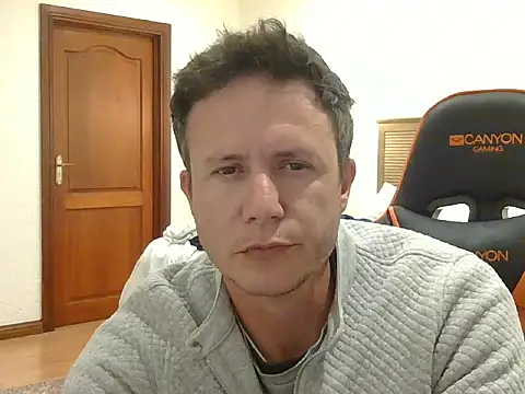 Snapshot of TroyDieselXXX chatting on June 21, 2026, 6:43 pm TroyDieselXXX online show from June 21, 2026, 6:43 pm