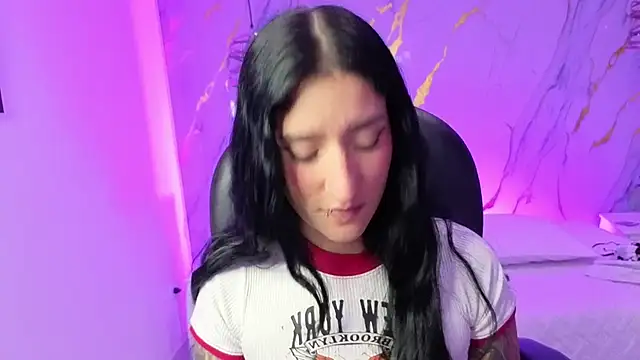 Scaarlettfox online show from November 30, 2025, 7:51 pm