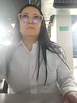 Snapshot of Romina693 chatting on September 12, 2025, 7:08 am Romina693 online show from September 12, 2025, 7:08 am