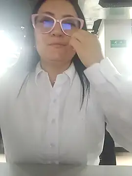 Snapshot of Romina693 chatting on September 16, 2025, 6:36 am Romina693 online show from September 16, 2025, 6:36 am