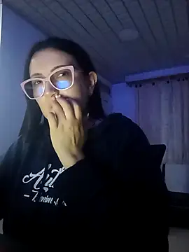 Snapshot of Romina693 chatting on September 18, 2025, 6:48 am Romina693 online show from September 18, 2025, 6:48 am