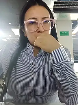 Snapshot of Romina693 chatting on September 24, 2025, 5:44 am Romina693 online show from September 24, 2025, 5:44 am