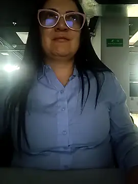 Snapshot of Romina693 chatting on October 2, 2025, 6:31 am Romina693 online show from October 2, 2025, 6:31 am