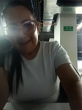 Snapshot of Romina693 chatting on October 12, 2025, 6:23 am Romina693 online show from October 12, 2025, 6:23 am