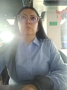 Snapshot of Romina693 chatting on October 16, 2025, 6:14 am Romina693 online show from October 16, 2025, 6:14 am