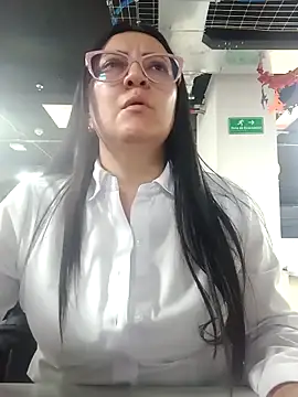 Snapshot of Romina693 chatting on October 28, 2025, 6:17 am Romina693 online show from October 28, 2025, 6:17 am