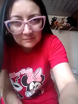 Snapshot of Romina693 chatting on November 4, 2025, 1:21 pm Romina693 online show from November 4, 2025, 1:21 pm