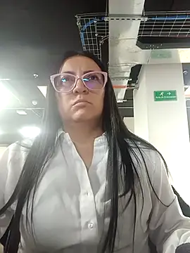 Snapshot of Romina693 chatting on November 7, 2025, 6:02 am Romina693 online show from November 7, 2025, 6:02 am