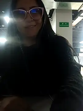 Snapshot of Romina693 chatting on November 15, 2025, 6:55 am Romina693 online show from November 15, 2025, 6:55 am