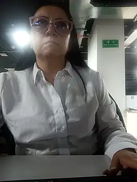 Snapshot of Romina693 chatting on December 5, 2025, 6:44 am Romina693 online show from December 5, 2025, 6:44 am